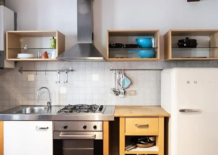 Classic Florentine Flat Near Piazza Santa Croce